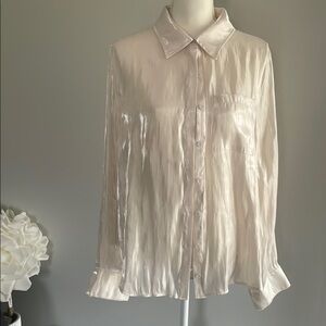 Le Lis Collection Elegant Cream Button-Up Blouse